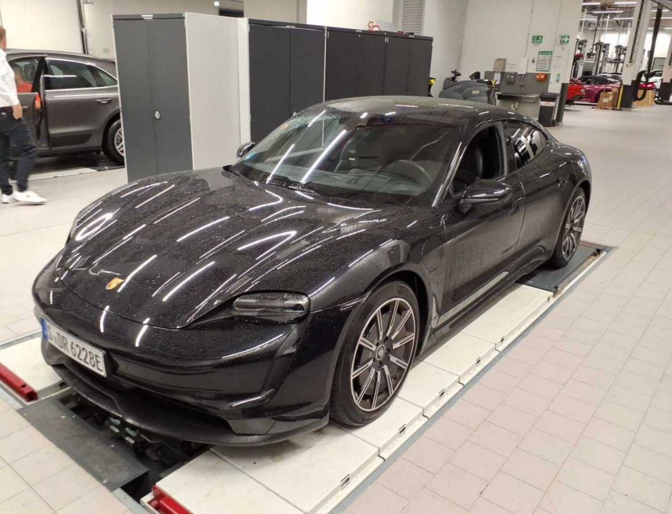 Porsche Taycan HeadUp Perf.+Bat ACC Pano 360° Sitzluft