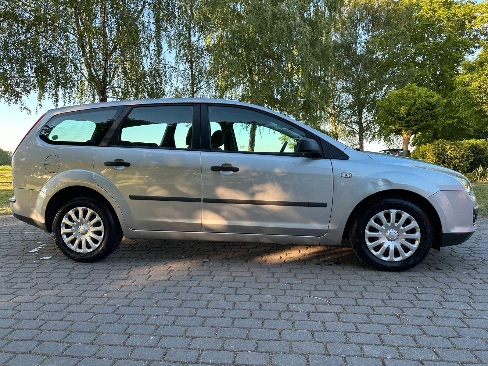 Ford Focus 2006 — photo 8