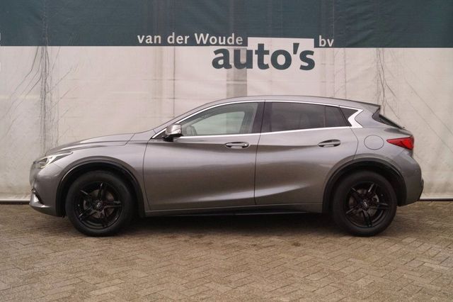 INFINITI Q30