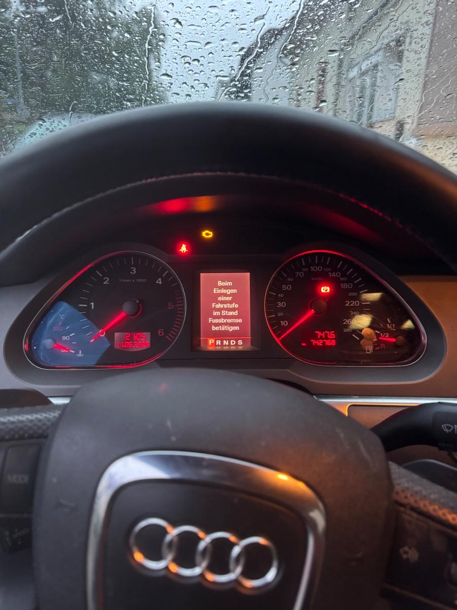 Audi Quattro 2006 — салон