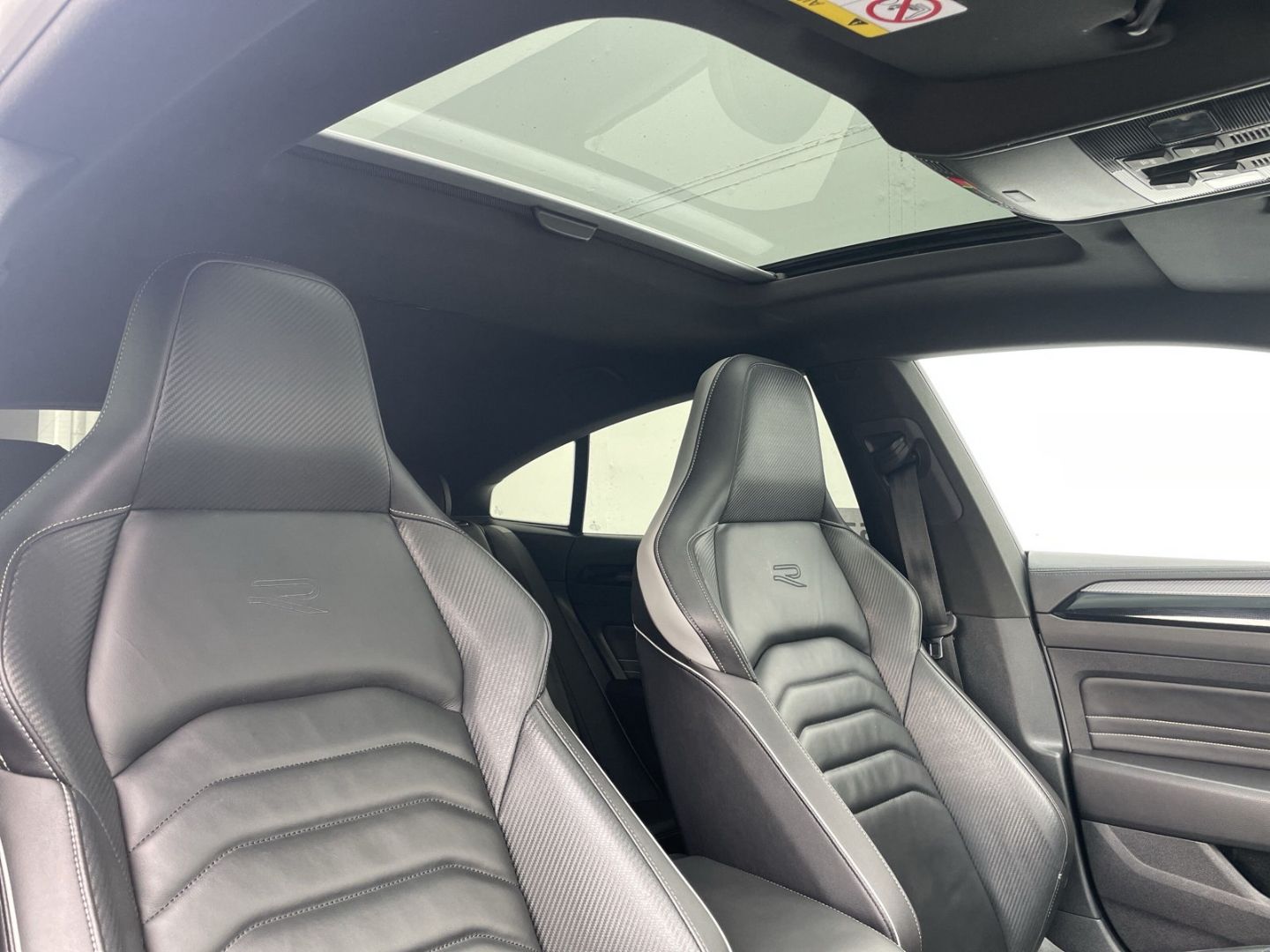 Arteon 2.0TSI DSG 4Motion R-Line Pano/AHK/Kamera
