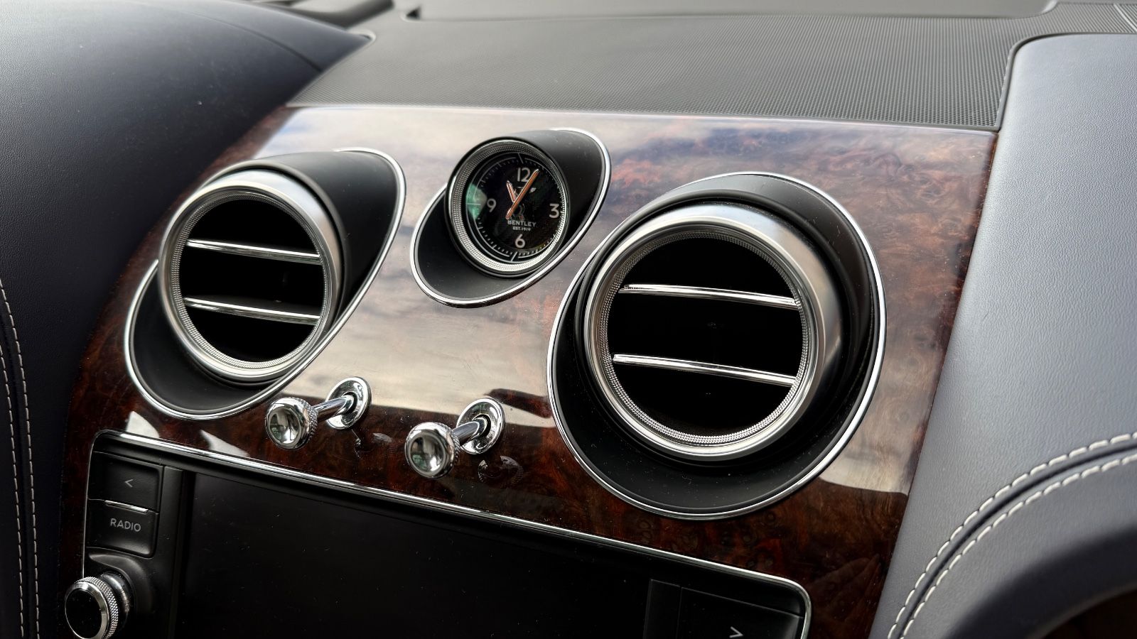Fahrzeugabbildung Bentley Bentayga W12*First Edition*Dt. Auto*Naim*Mulline