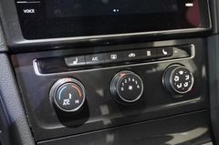 Fahrzeugabbildung Volkswagen Golf VII VARI. 2.0D COMFORT. 4M NAVI/KAMERA/AHK