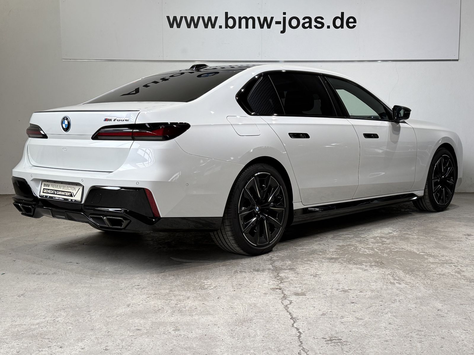 Fahrzeugabbildung BMW M760e xDrive Lounge Seating Sky Lounge M Perform