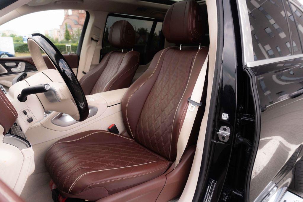 Mercedes-Benz GLS 600
