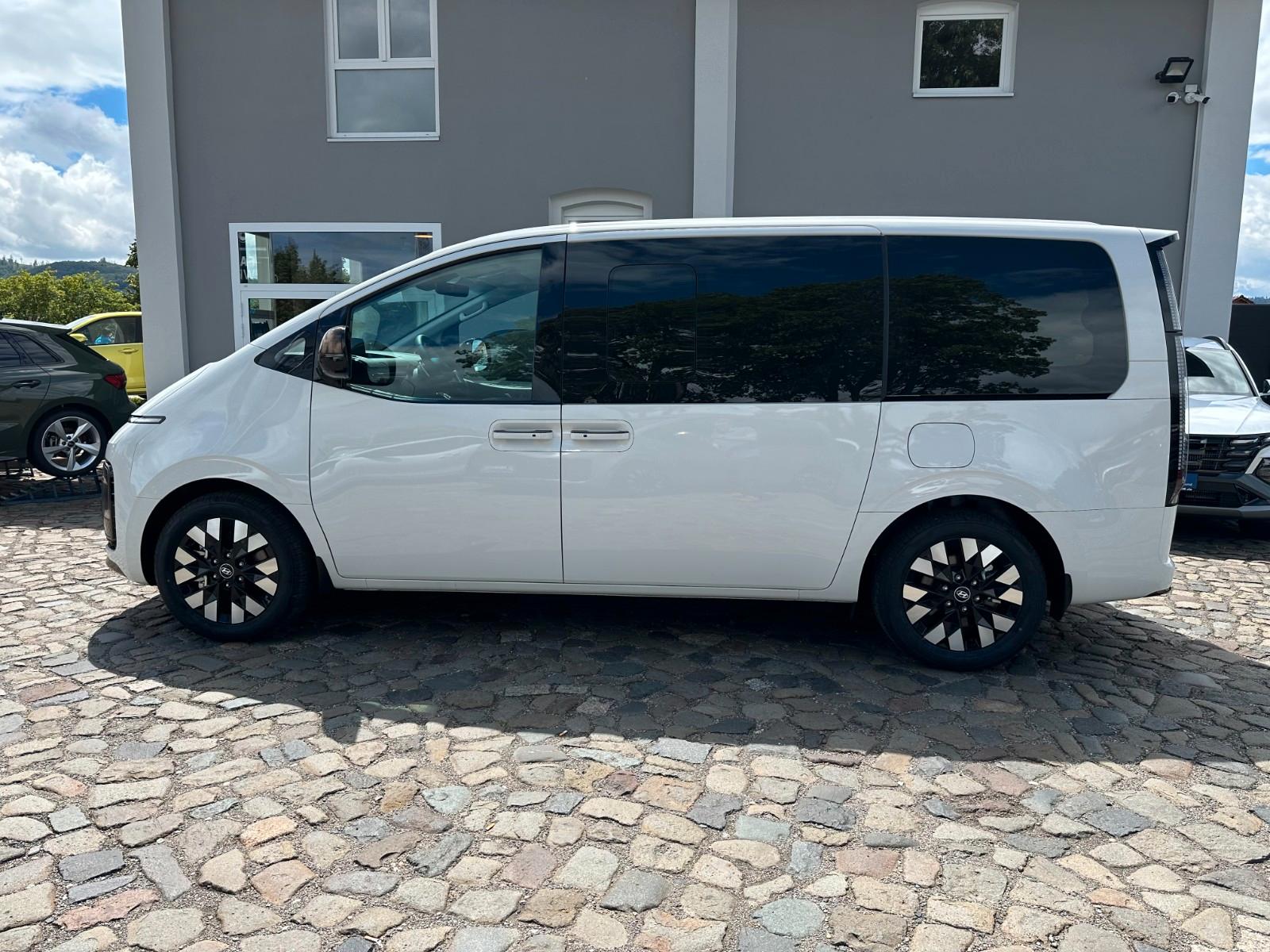 Hyundai STARIA 1.6 T-GDI HEV Signature Pannora. Bose