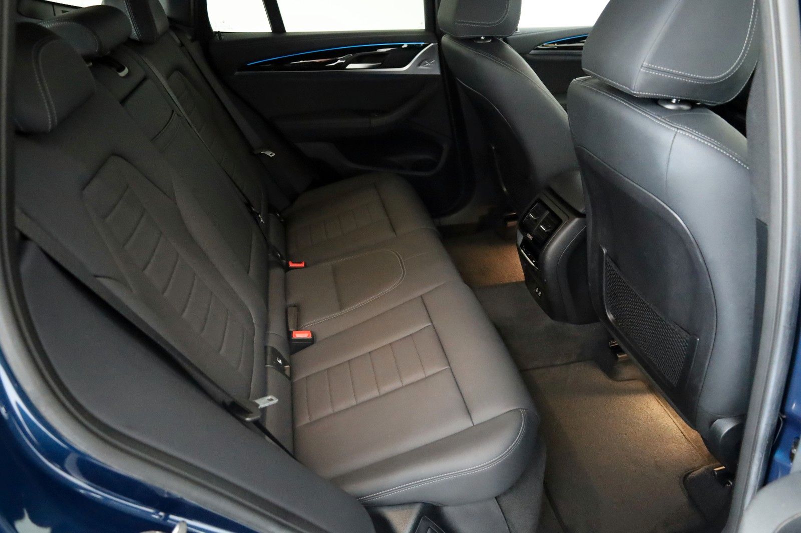 Fahrzeugabbildung BMW iX3 Inspiring,Leder,Navi,SH,Kamera,Panorama,ACC