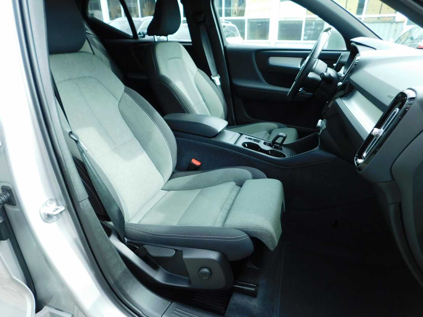 Fahrzeugabbildung Volvo XC40 B4 B DKG Core 'ACC, BLIS, AHK'