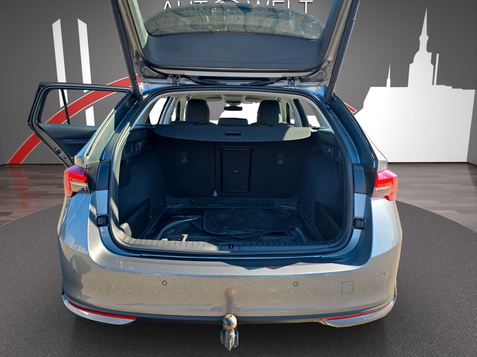 Fahrzeugabbildung SKODA Octavia 1.5 TSI DSG Selection AHK/LED/ACC/SHZ/AP