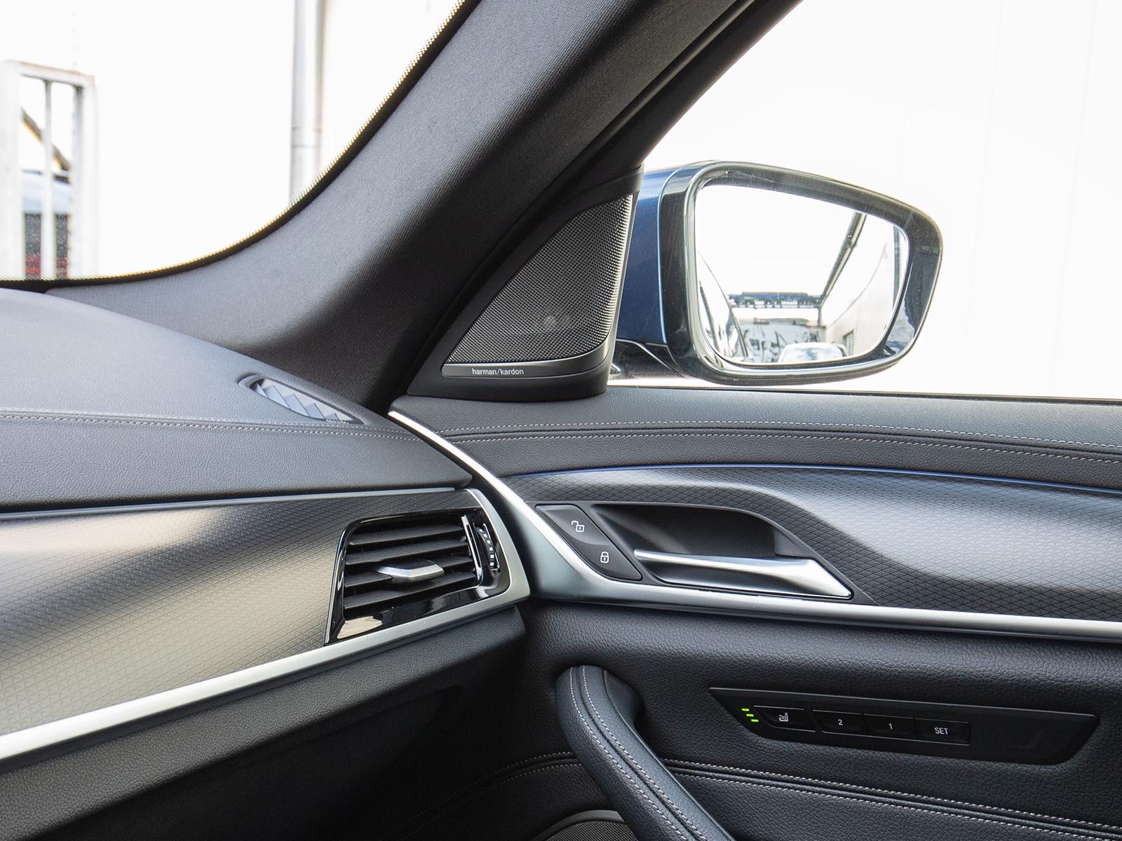 BMW 530 E TOURING 292CH - M-SPORT - HUD - HAYON ÉLECTRIQUE - HISTORIQUE ENTRETIEN BMW - 43.800 KMS