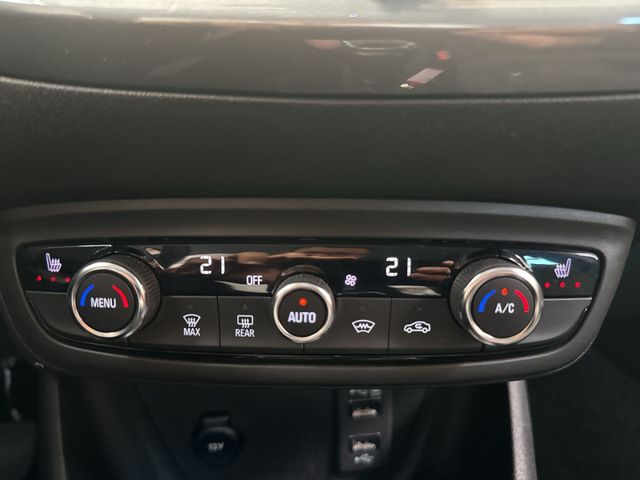 Crossland Elegance 1.2 NAVI PRO KEYLESS CAM 2 x