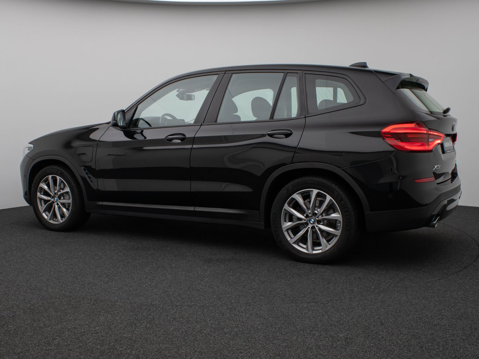 Fahrzeugabbildung BMW X3 xD30e Kamera DAB HiFi Lenkrhzg Komfort Alarm