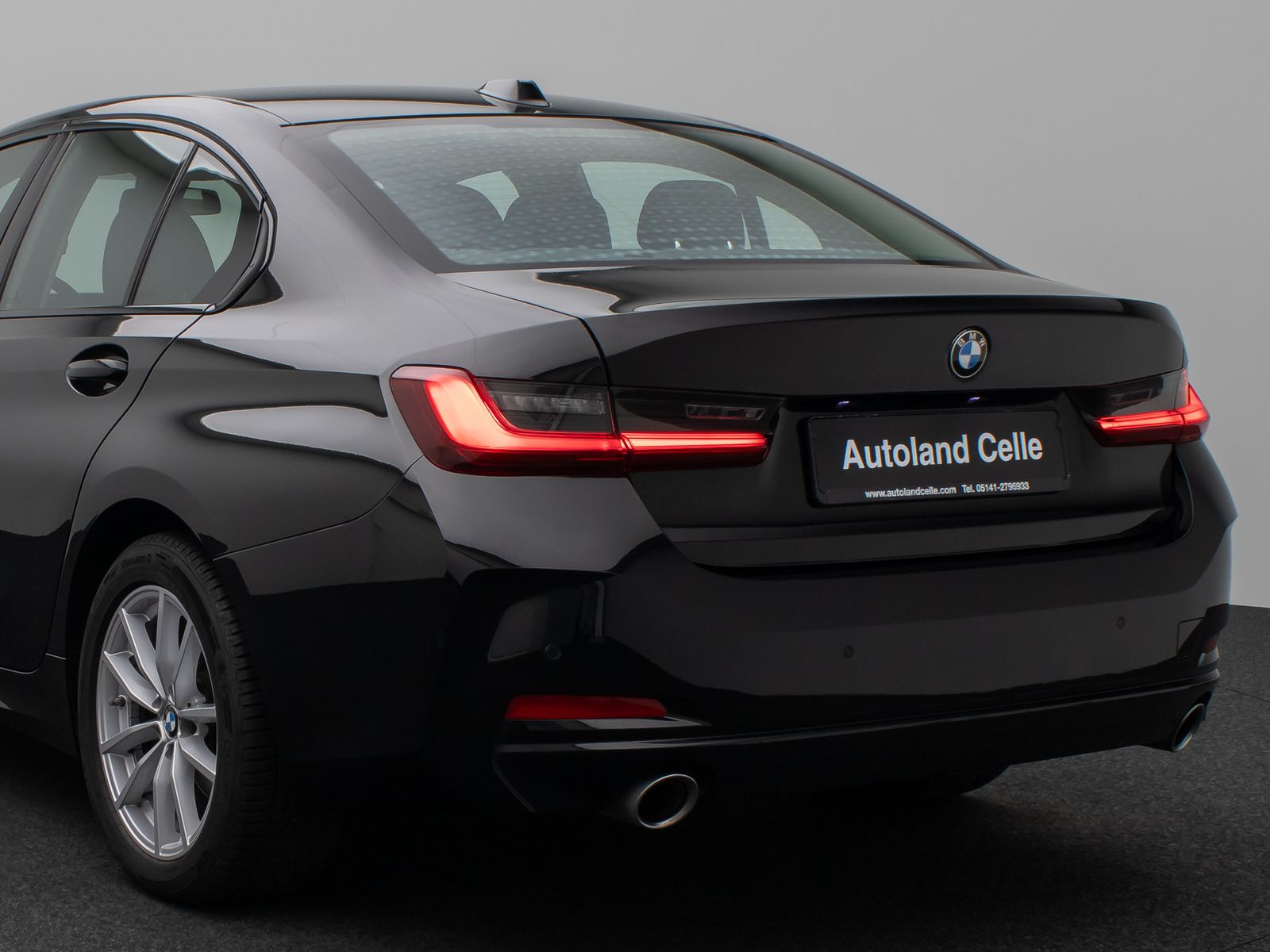 Fahrzeugabbildung BMW 318i DAB PDC Widscreen Geschwindigkeitsreg LED