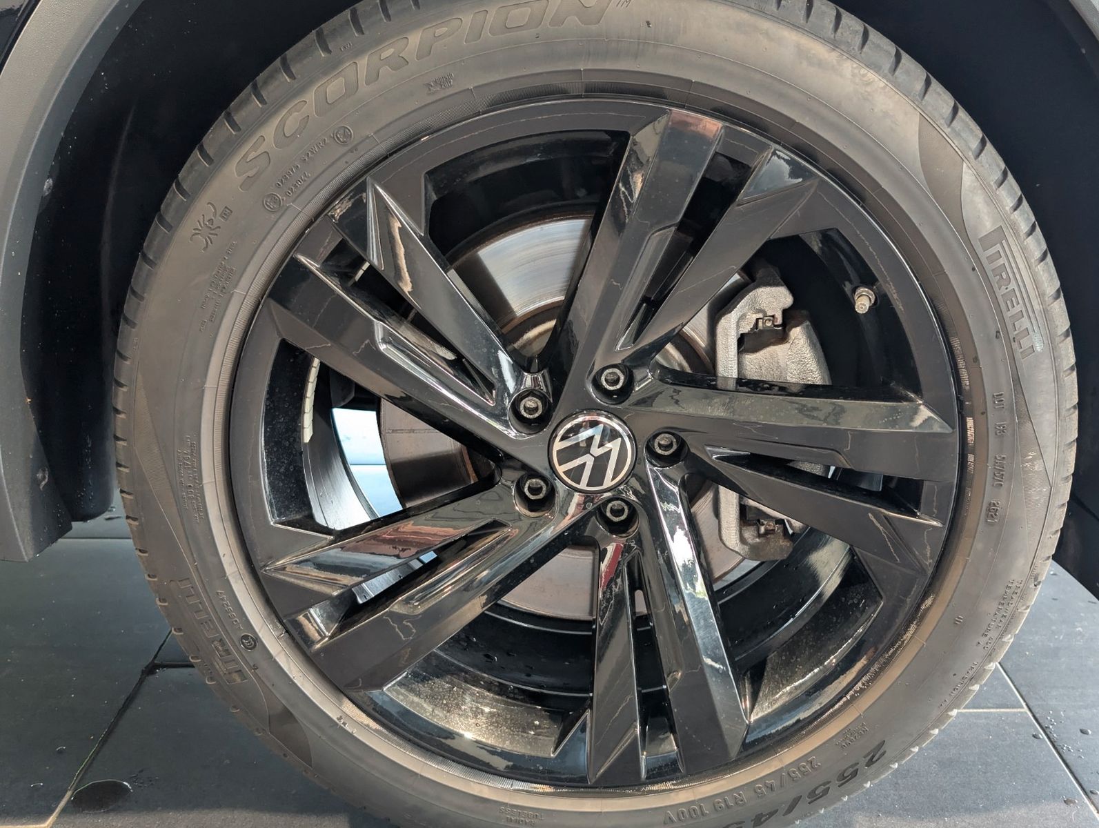 Volkswagen Tiguan Allspace 2.0 TSI 4Moti DSG R-Line 7-Sitz foto 14