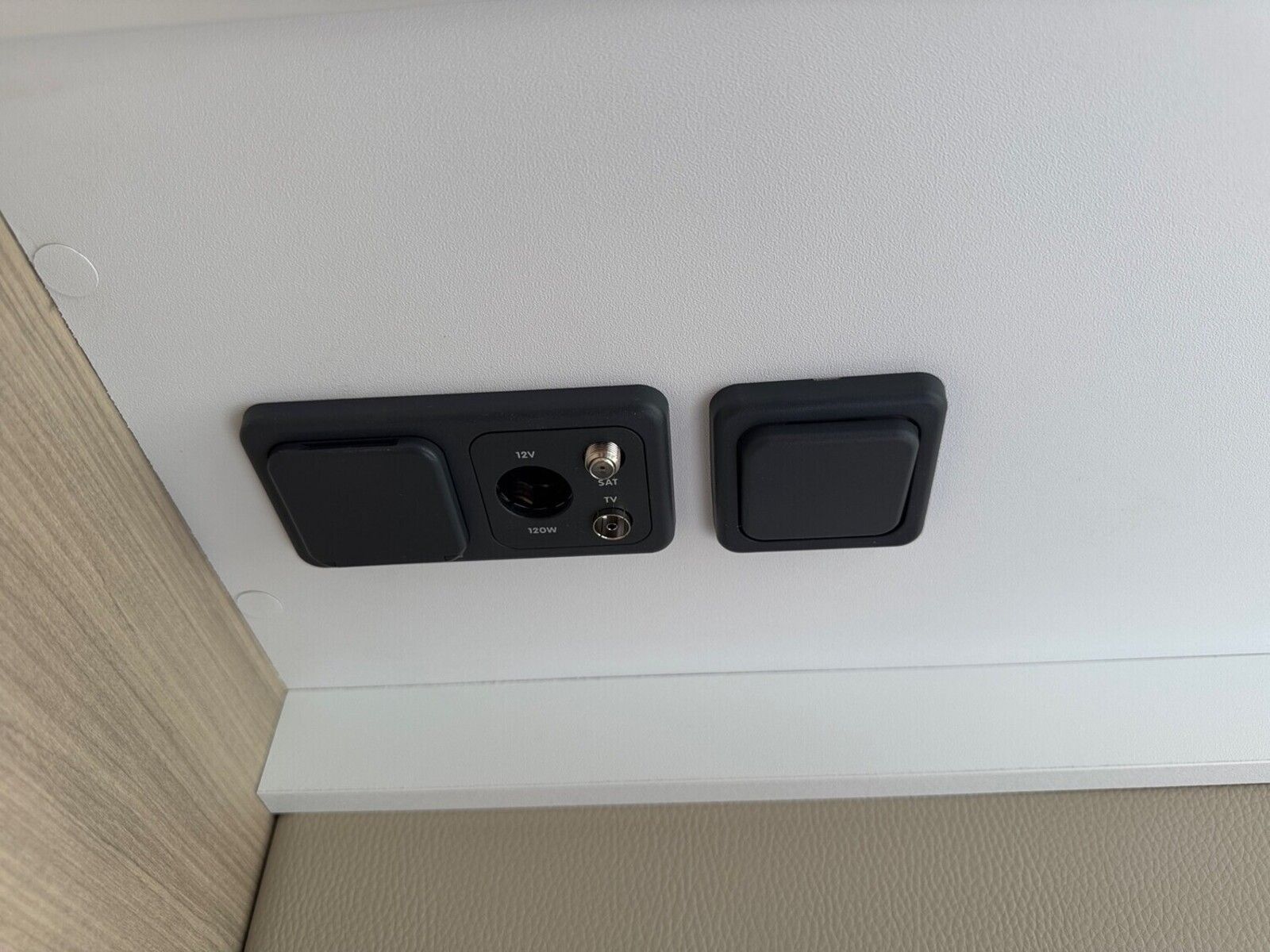 Fahrzeugabbildung Forster Livin Up FV599EBL Solar,Markise,RK