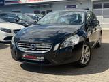 Volvo V60 1.6d Kombi Kinetic*KLIMAA*SITZH*XEN*PDC*NAVI - Volvo V60 mit Diesel-Antrieb: 1.6