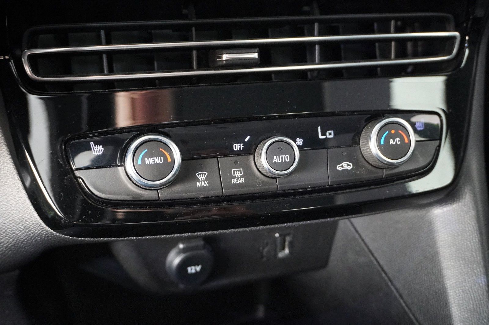 Fahrzeugabbildung Opel Mokka-e ELEGANCE 3-PHASIG NAVI/LED/KAMERA/DAB+