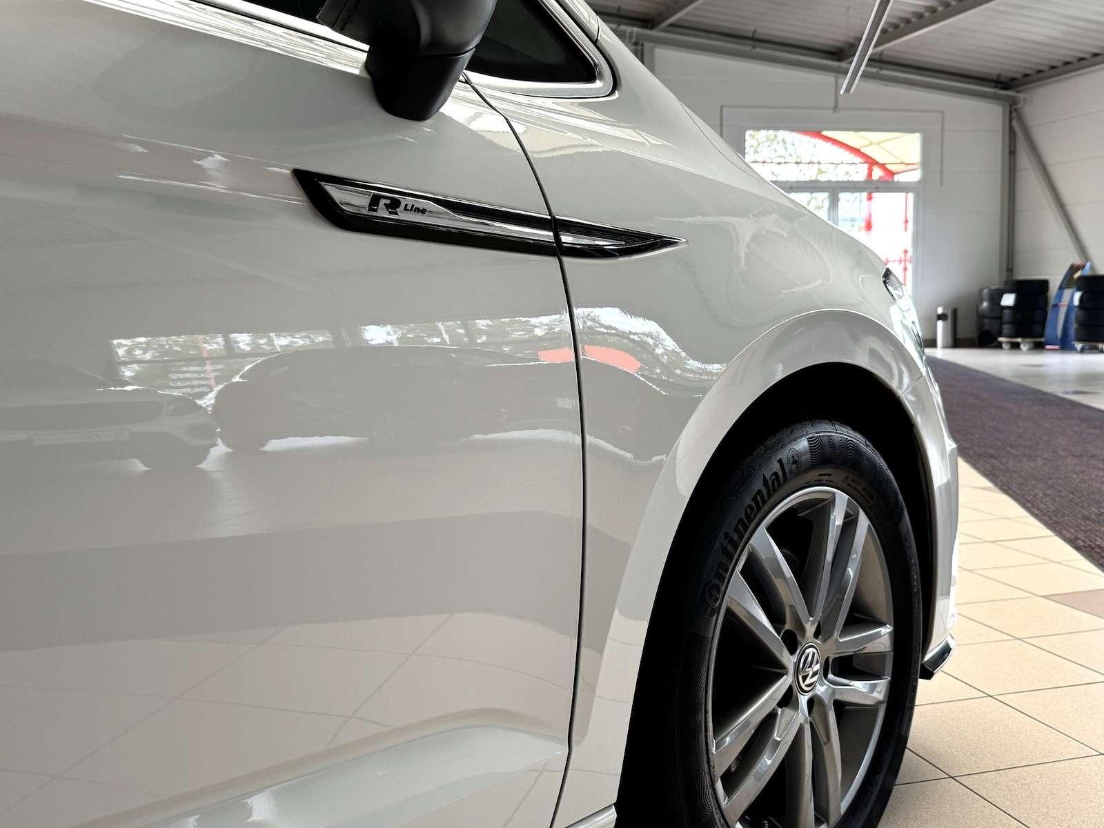 Fahrzeugabbildung Volkswagen Touran 150 DSG R-Line/7Sitz/LED/Navi/ACC/Massage