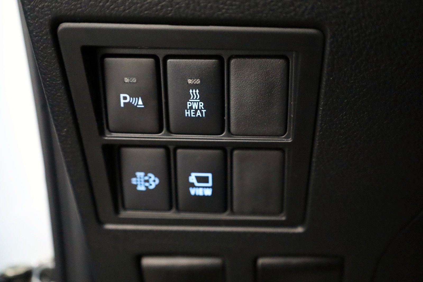 Fahrzeugabbildung Toyota Hilux 2.8 D-4D 4x4 Invincible Sport,ACC,Rollo el