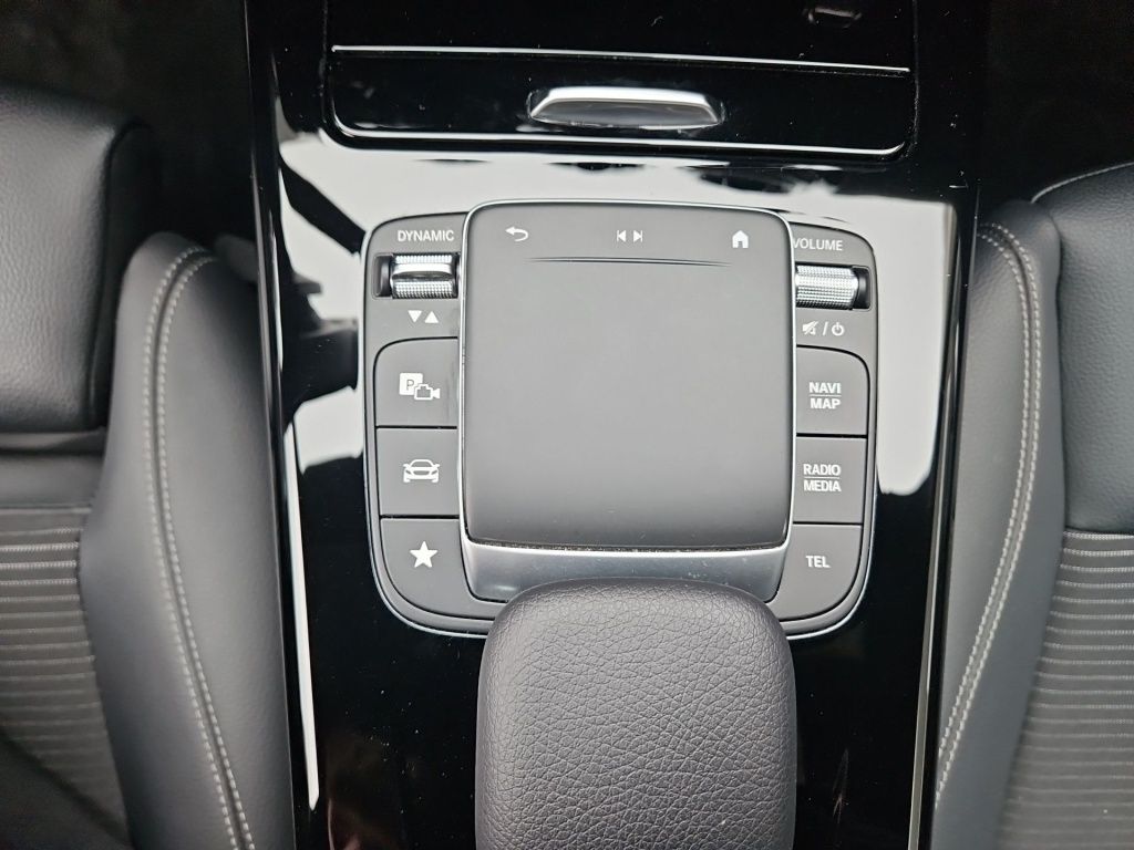 Fahrzeugabbildung Mercedes-Benz CLA 180 Coupé Progressive MBUX-HighEnd LED DAB