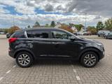 Kia Sportage Attract 2WD Navi Kamera nur 86tkm Euro6 - Kia Sportage: Eu