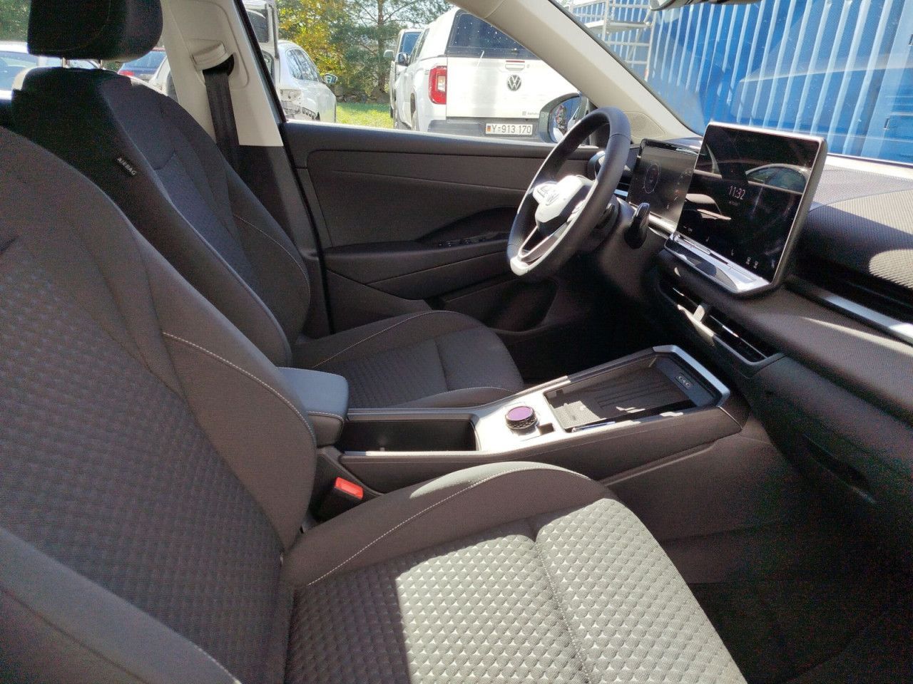 Fahrzeugabbildung Volkswagen T-Roc Life NF 1.5 B 110eTSID7F