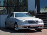 Mercedes-Benz E 220 CDI Autom. Navigation PDC Standheizung - Mercedes-Benz E 220 aus 2003: Cdi