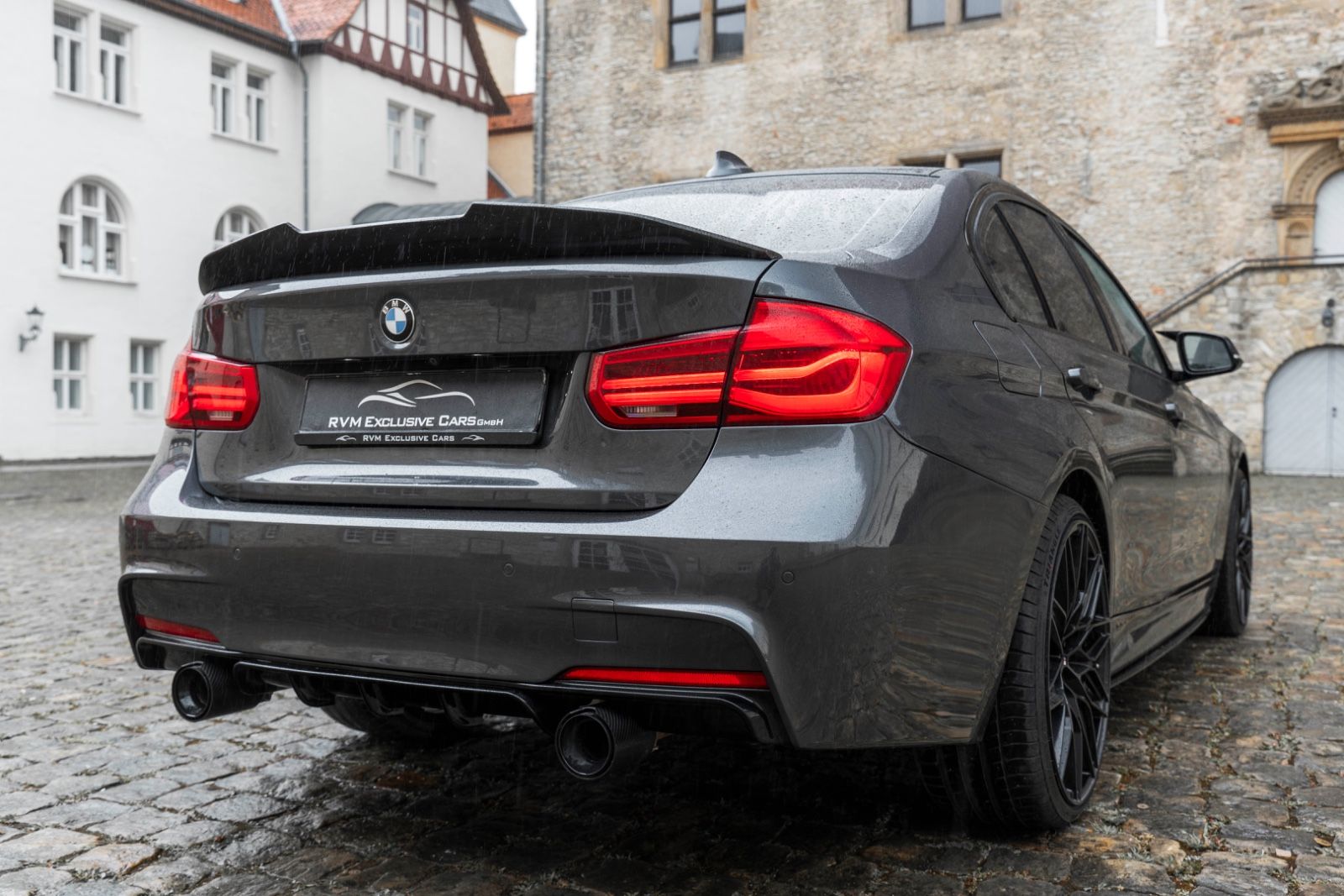 Fahrzeugabbildung BMW 335I M-Performace H&K KAM NAV ALC CARBON M