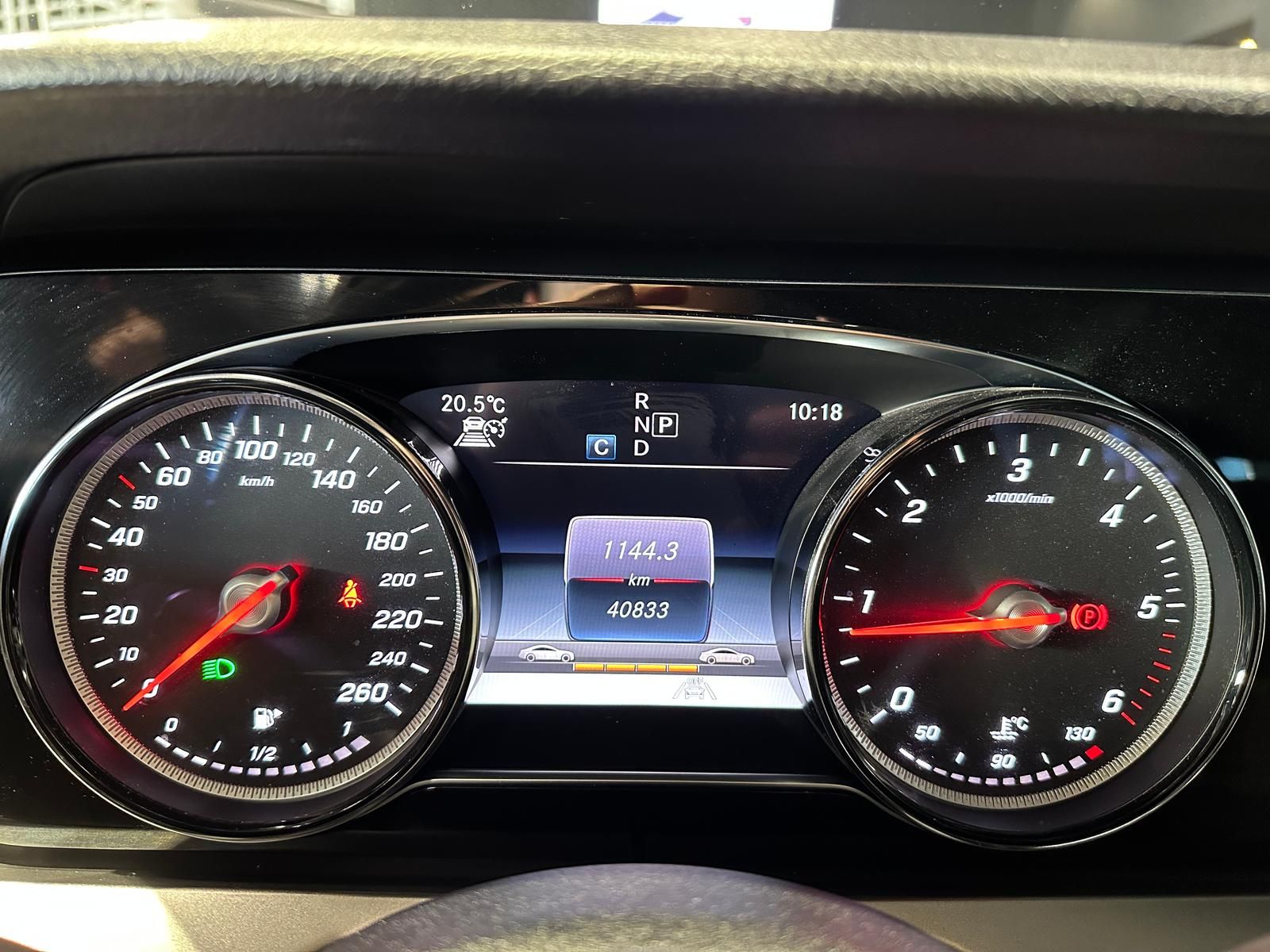 Mercedes-Benz E 220 LIMOUSINE AVANTGARDE DISTRONIC COMAND 360° foto 18