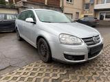 Volkswagen Golf 1.9 TDI HU neu Allwetter Android / Carplay - Volkswagen Golf aus 2008 mit Diesel-Antrieb: Kombi
