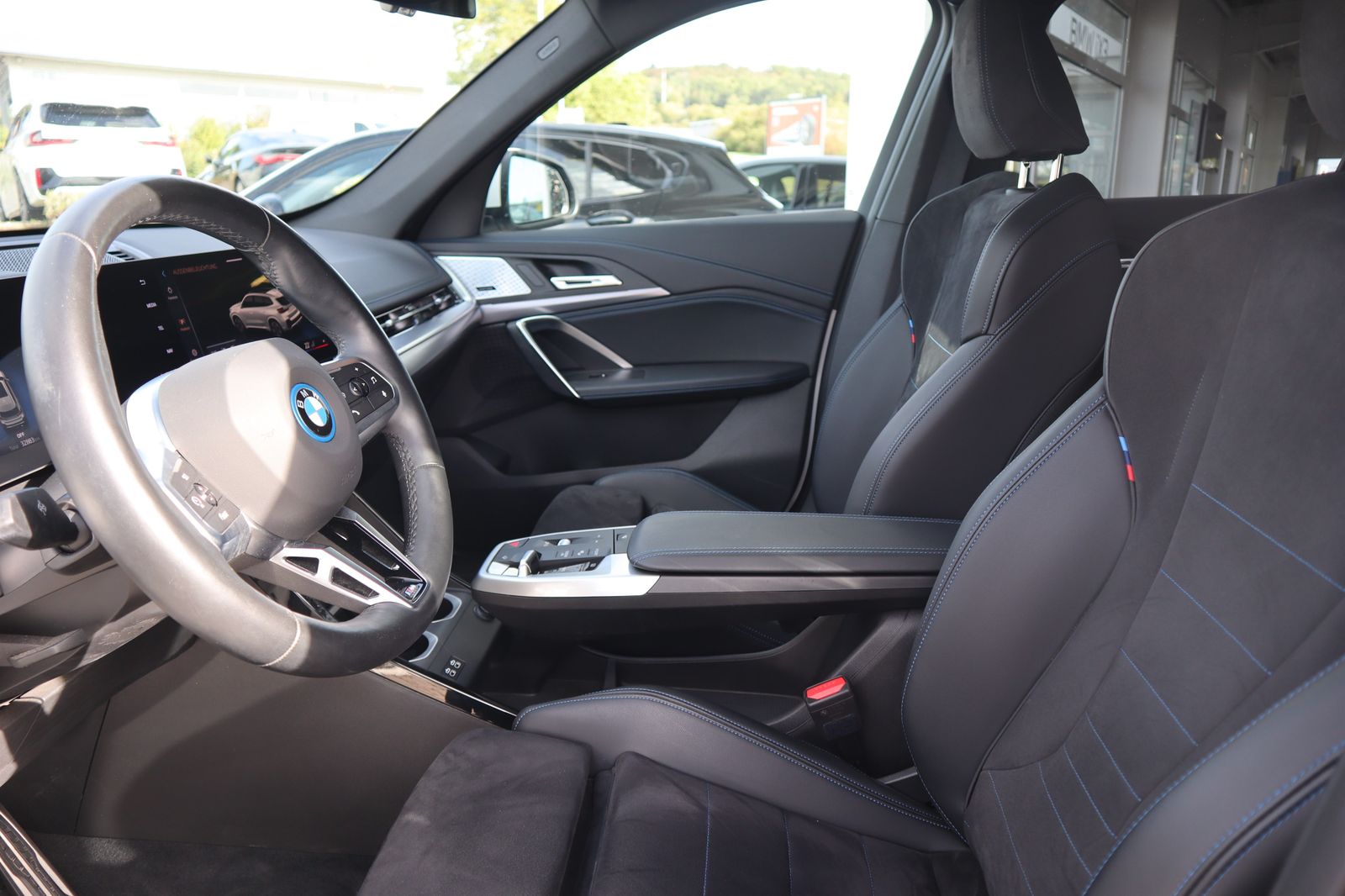BMW iX1 xDrive30 M Sport Head-Up HK AHK Lhz Memory foto 5