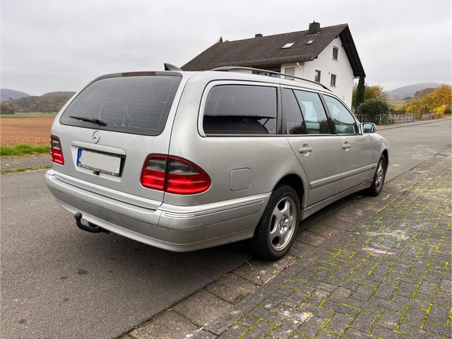 Mercedes-Benz W210 Mercedes Wildunfall