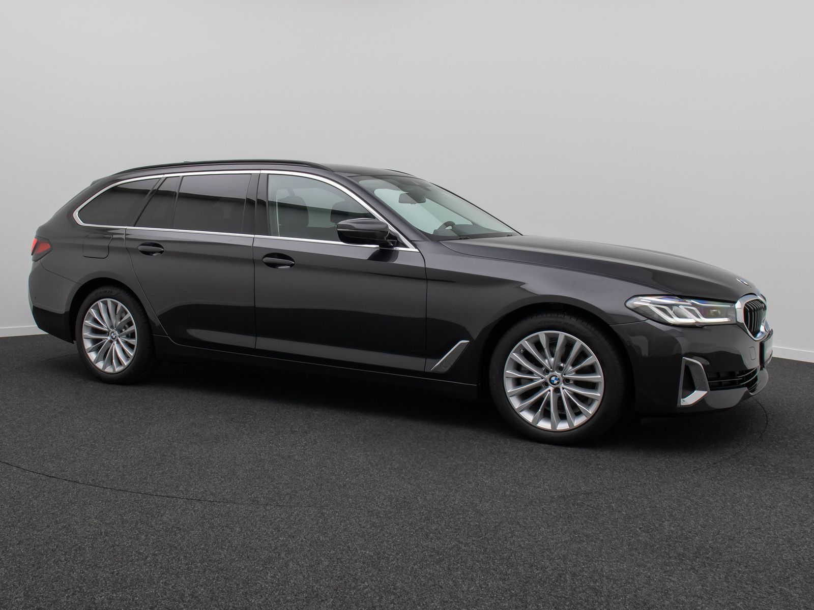 Fahrzeugabbildung BMW 520d Luxury Line DAB Kamera HUD Laser SoftClose