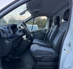 Opel Vivaro - 11