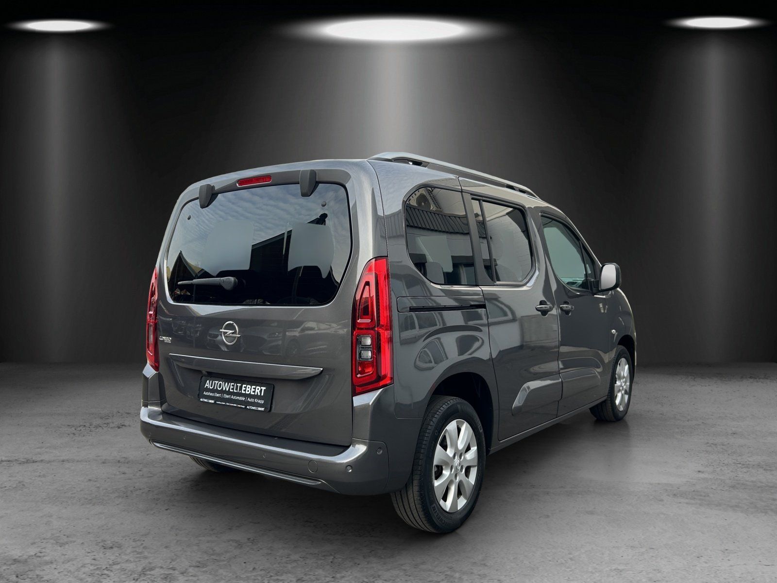 Fahrzeugabbildung Opel Combo Life 1.5 D Aut. INNOVATION/KAMERA/SHZ/HUD/