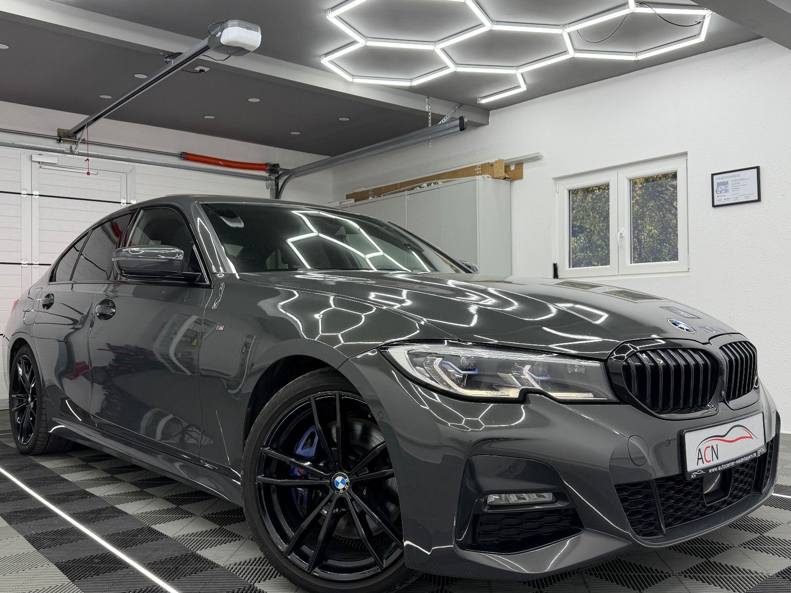 Fahrzeugabbildung BMW 330 d Lim. M SPORT/LASER/HuD/H&K/LIVE PRO/DE FZG