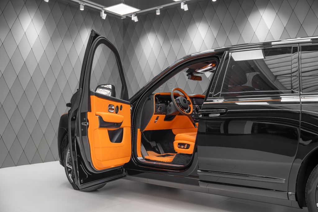 Cullinan BLACK BADGE 2026 BLACK/ORANGE 4 SEATS - Bild 12