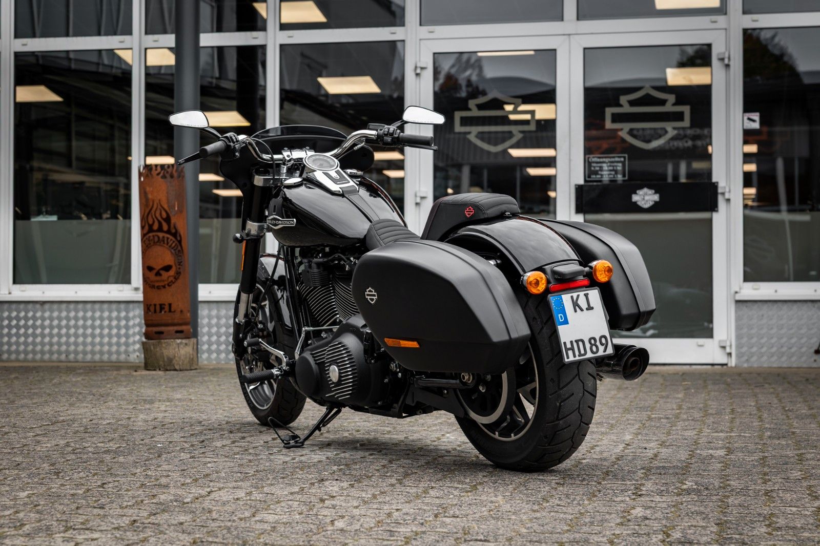 Fahrzeugabbildung Harley-Davidson FLSB SPORT GLIDE 107