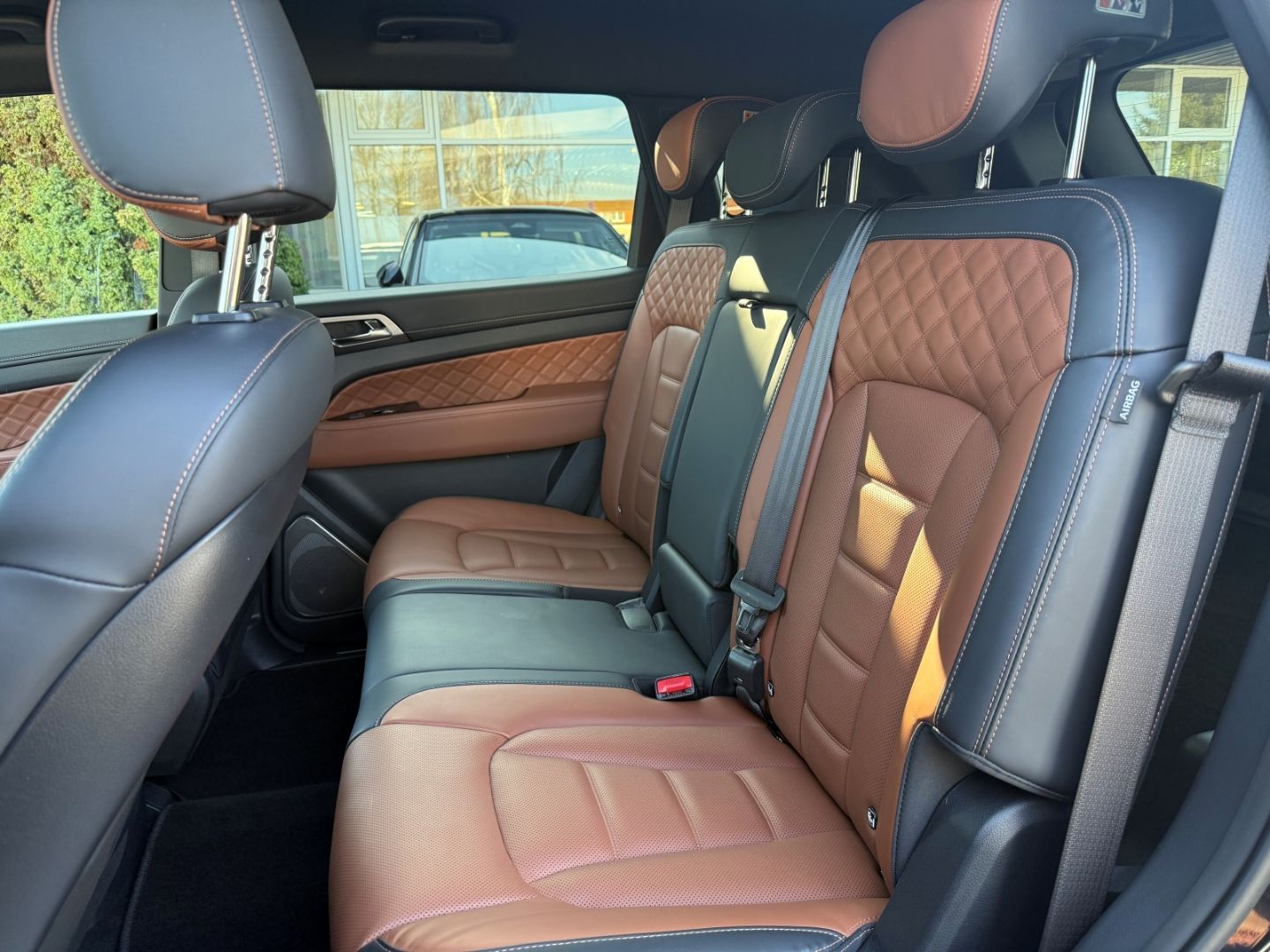 Fahrzeugabbildung KGM Rexton Sapphire 2.2D 4WD AT Top Zustand