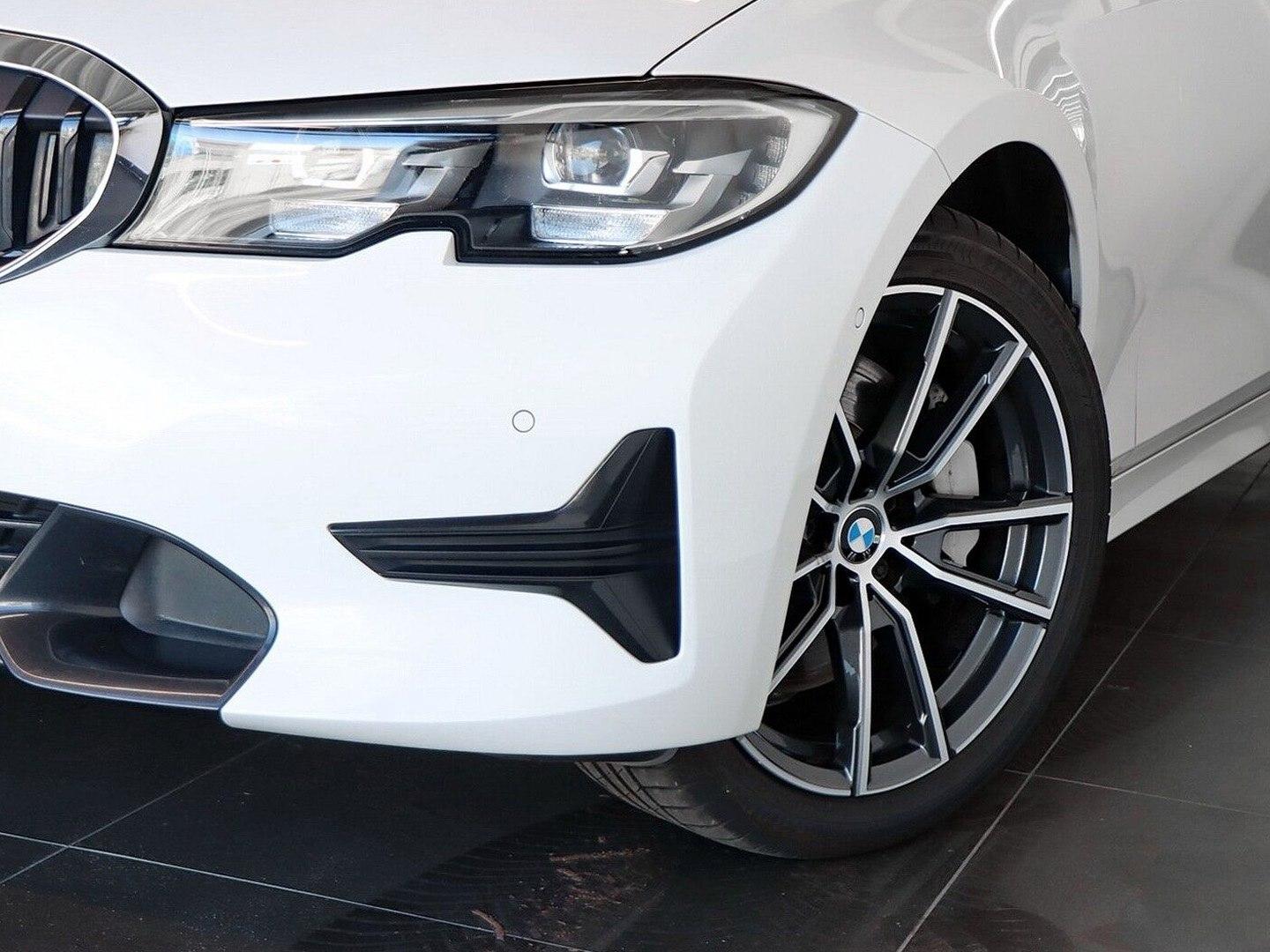 BMW 330i xDrive Touring Sport Line, eAHK, Kamera