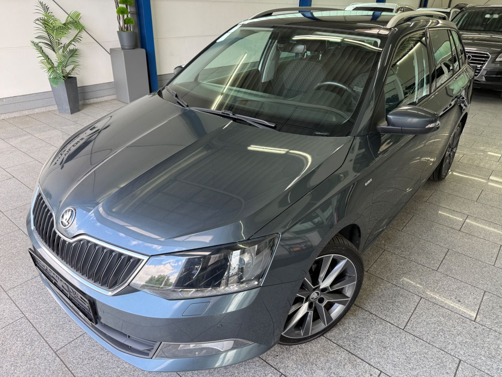 Skoda Skoda Fabia 1.2 TSI*AUTOM*PANO*ACC*CARPL*ANDR*PDC*