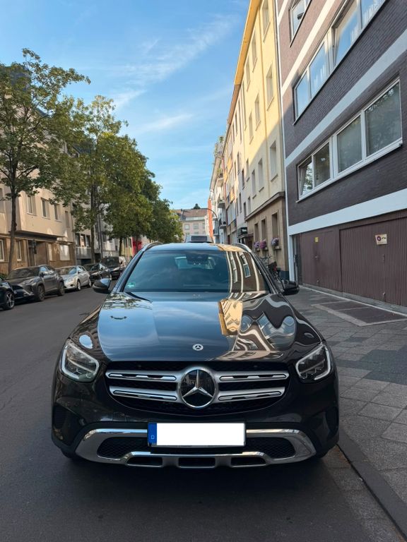 Image of Mercedes-Benz GLC 300