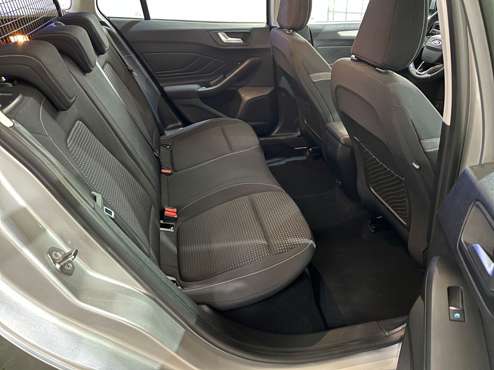 Fahrzeugabbildung Ford Focus Turnier  1,5 TDCI *E-HECKKLAP *SPUR*DAB*