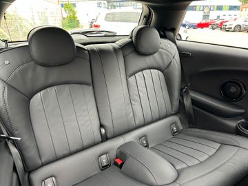 Fahrzeugabbildung MINI Cooper S Steptr. H&K Leather CarPlay Navi GRA BT
