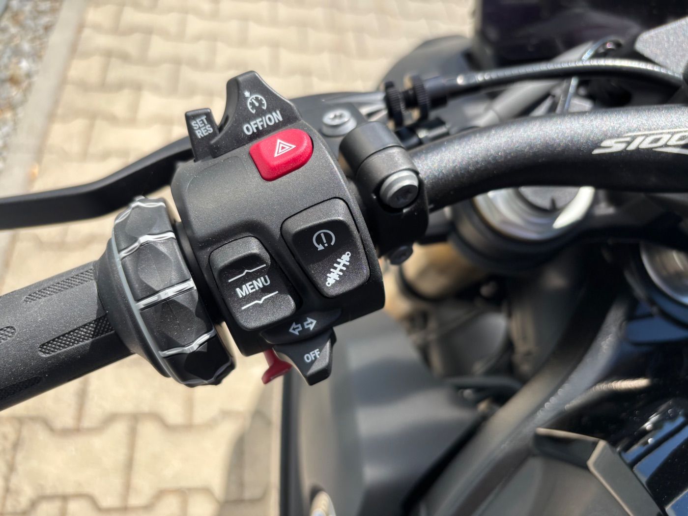 Fahrzeugabbildung BMW S 1000 R 2 Pakete