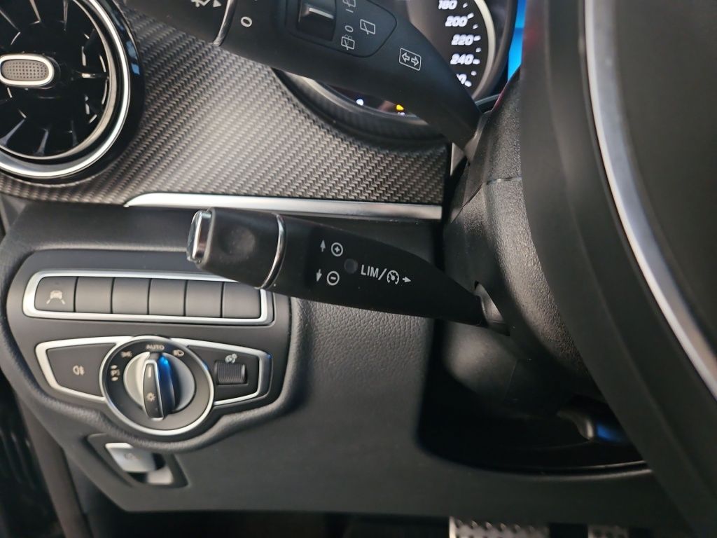 Fahrzeugabbildung Mercedes-Benz V 250 d Edition lang AMG 7 Sitze Standhz AHK LED