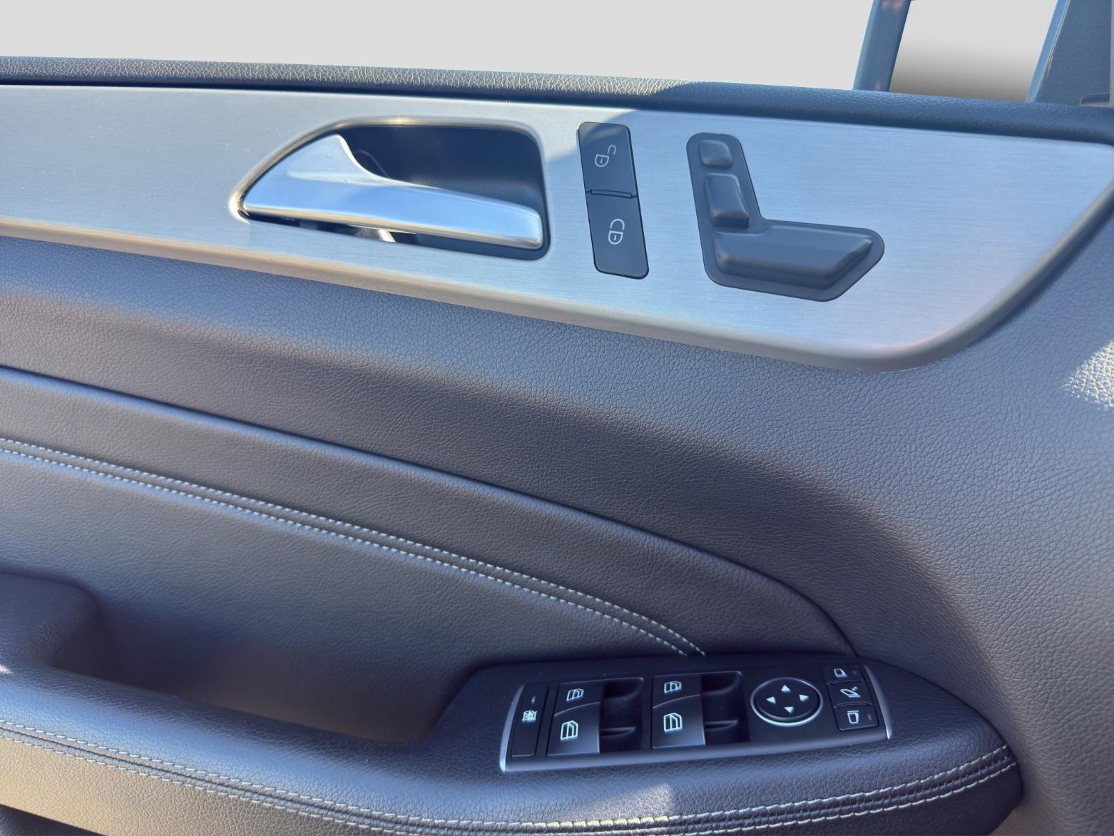 MERCEDES-BENZ ML 350 CDI AMG PAKET / GPS / XENON / TEMP. | 258 ch | 4X4 | BVA | PACK SPORT | TOIT PANORAMIQUE | VOLANT EN CUIR
