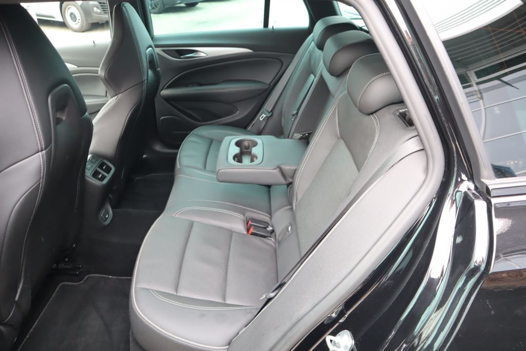 Fahrzeugabbildung Opel Insignia ST GSi 2.0 Turbo+Panorama+HUD+Leder+