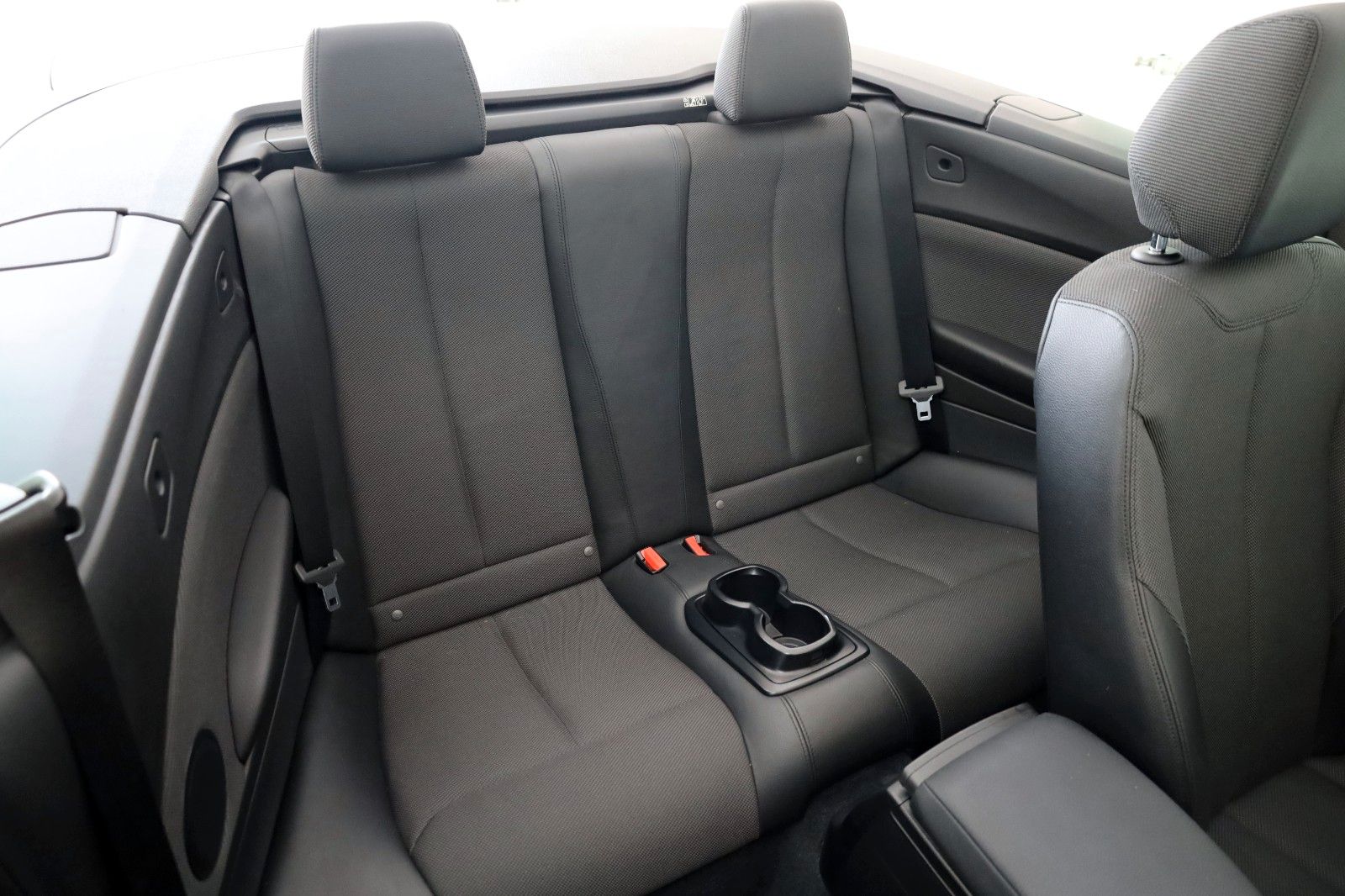 Fahrzeugabbildung BMW 220i Cabrio  Advantage TLeder,Xenon,SH,PDC,SR+WR