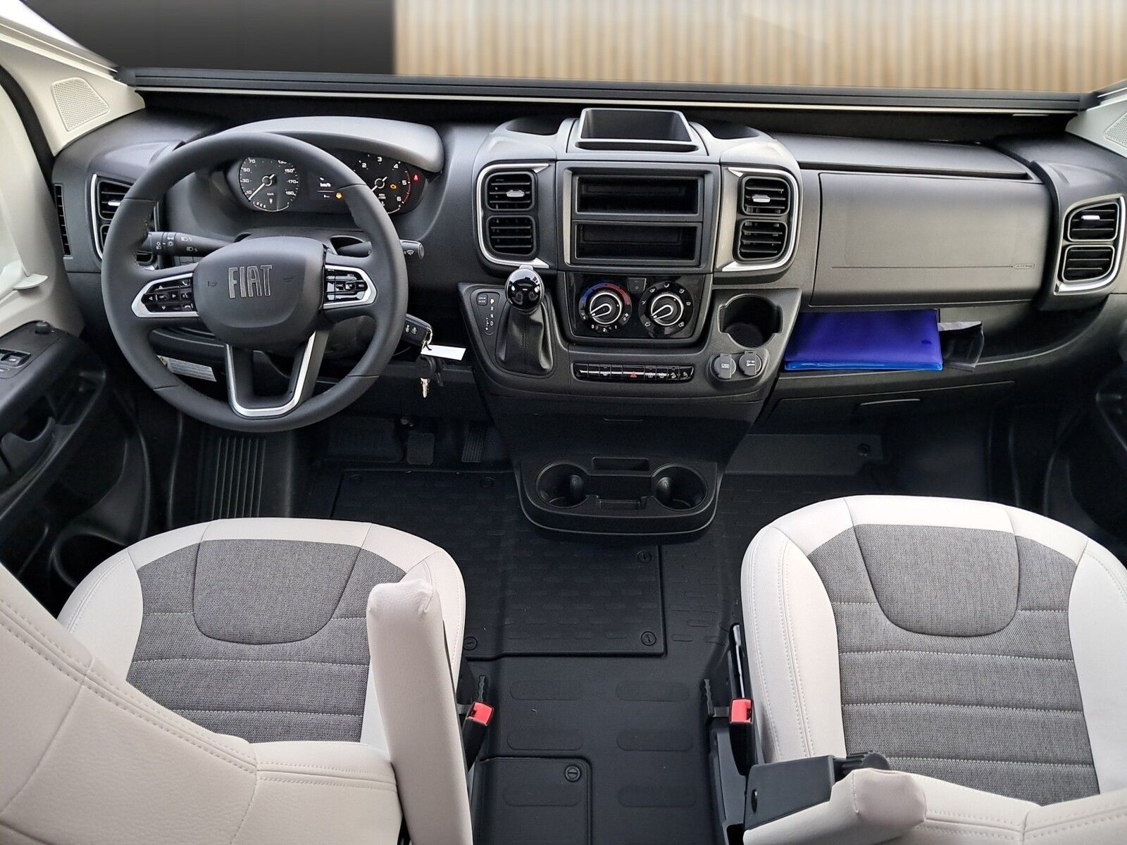 Fahrzeugabbildung Adria Twin 60Y 640 SLB Automatik, LED Scheinwerfer